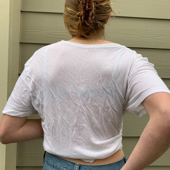 Brandy Melville California Graphic t shirt - Picture 3 of 3